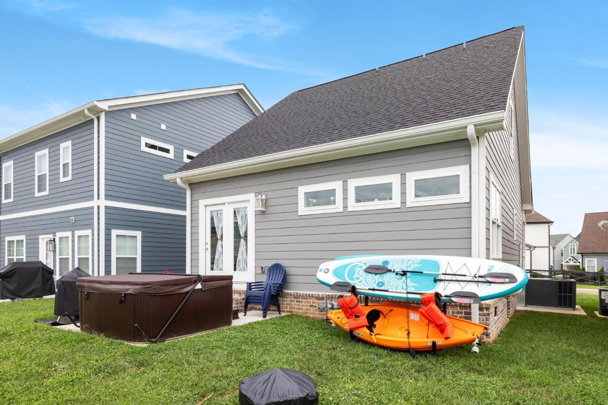 Cozy Lake Cottage W/ Kayaks, Sups, Pool & Firepit Winchester エクステリア 写真
