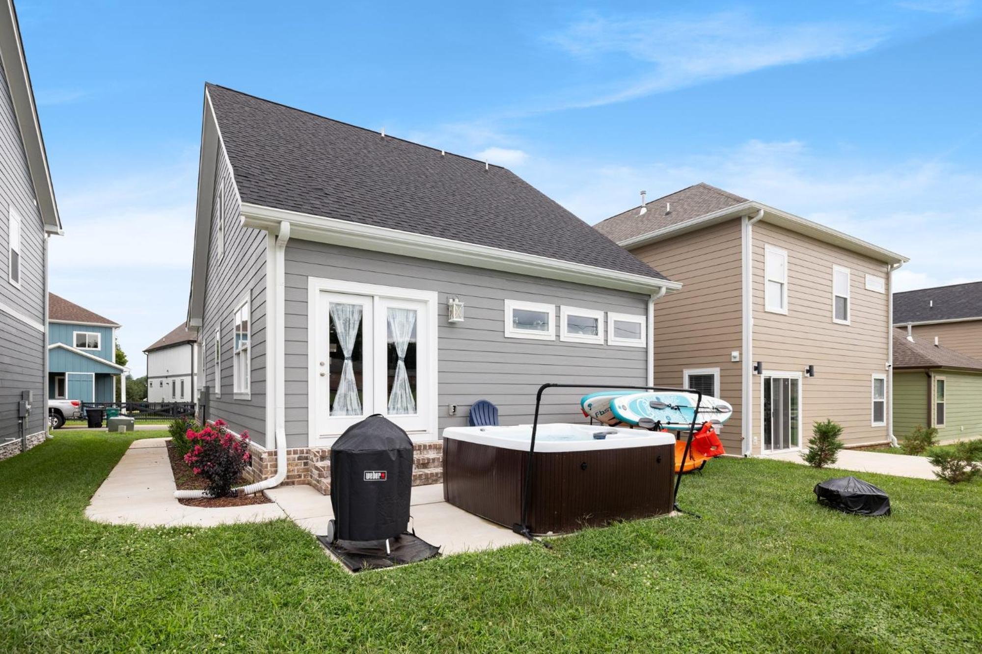 Cozy Lake Cottage W/ Kayaks, Sups, Pool & Firepit Winchester エクステリア 写真