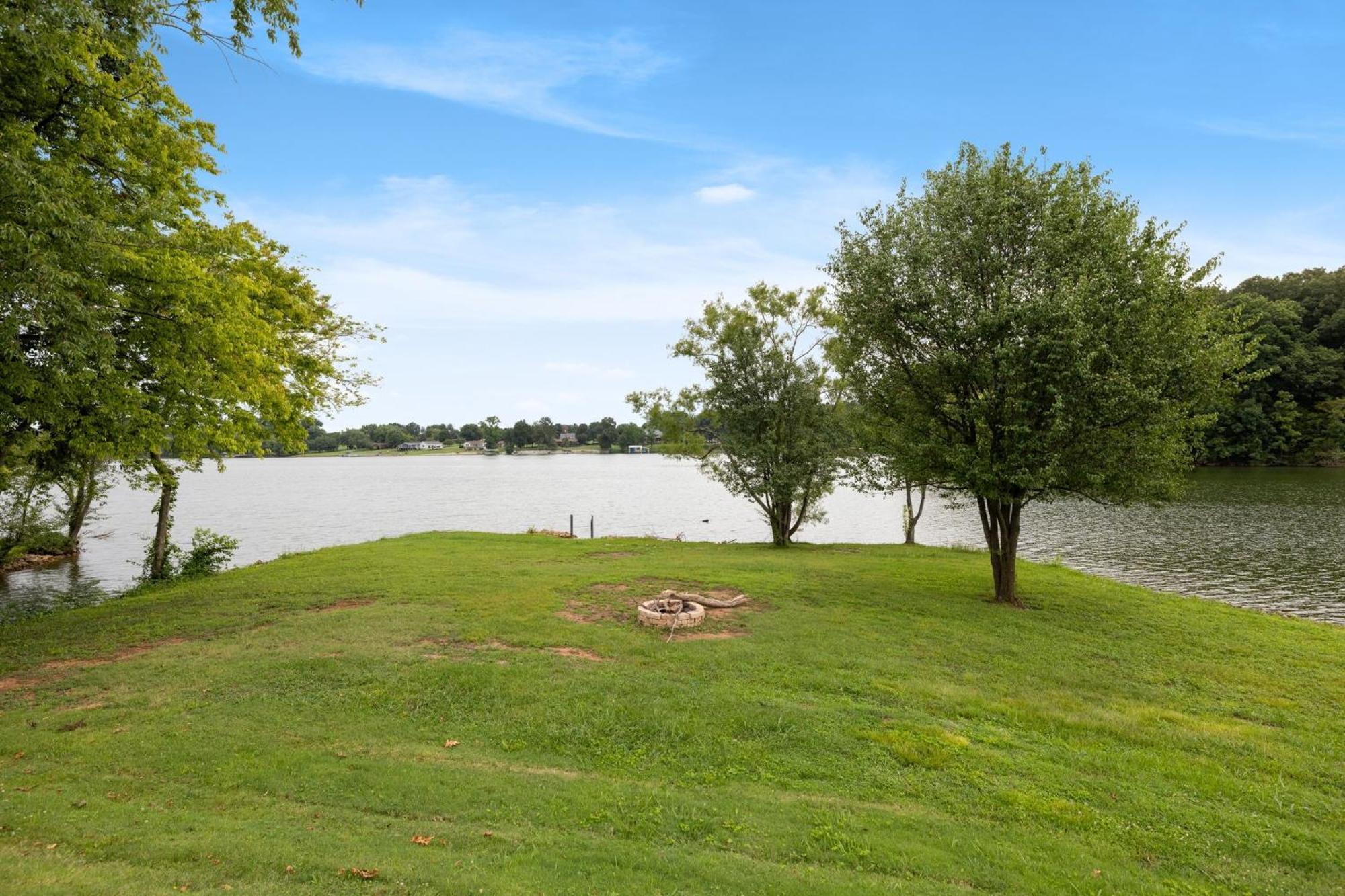 Cozy Lake Cottage W/ Kayaks, Sups, Pool & Firepit Winchester エクステリア 写真